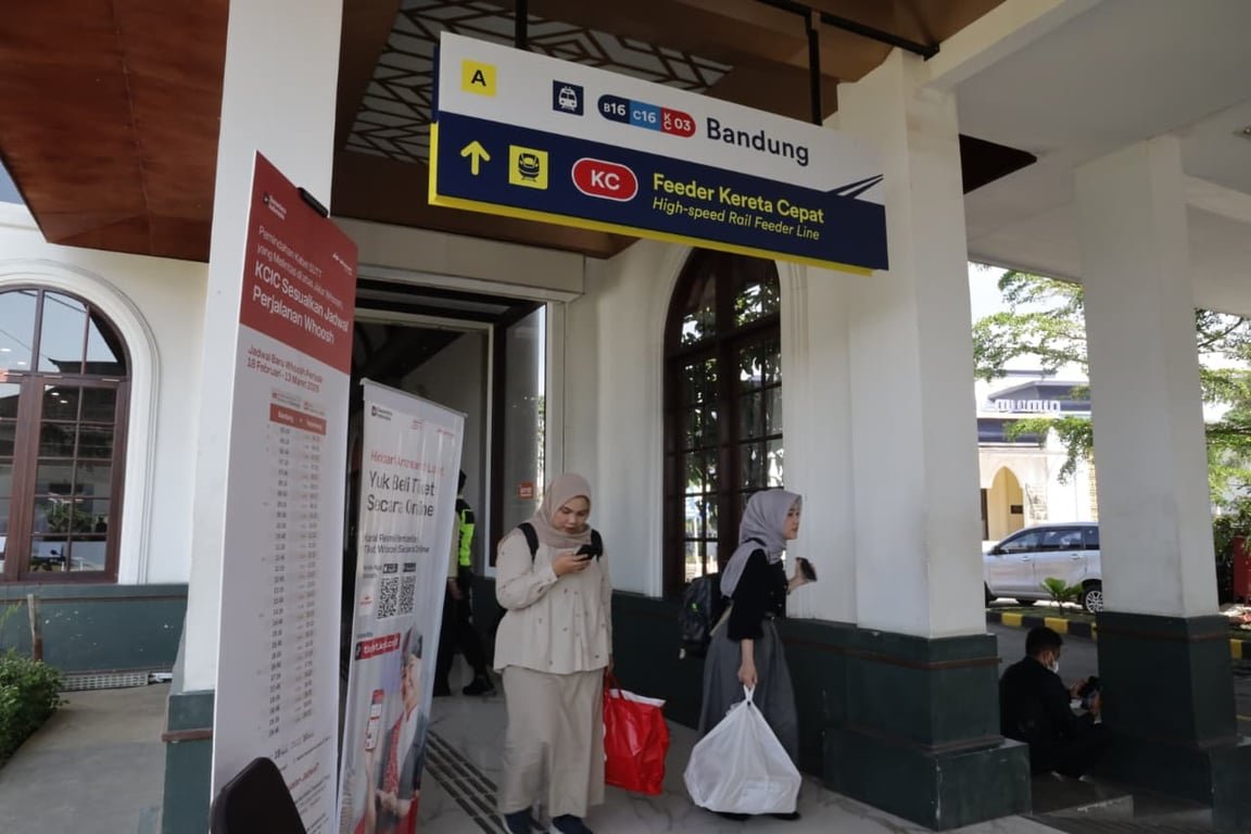 Stasiun Bandung Tingkatkan Pelayanan, Akses Penumpang KA Feeder Whoosh Dipusatkan ke Sisi Utara Stasiun