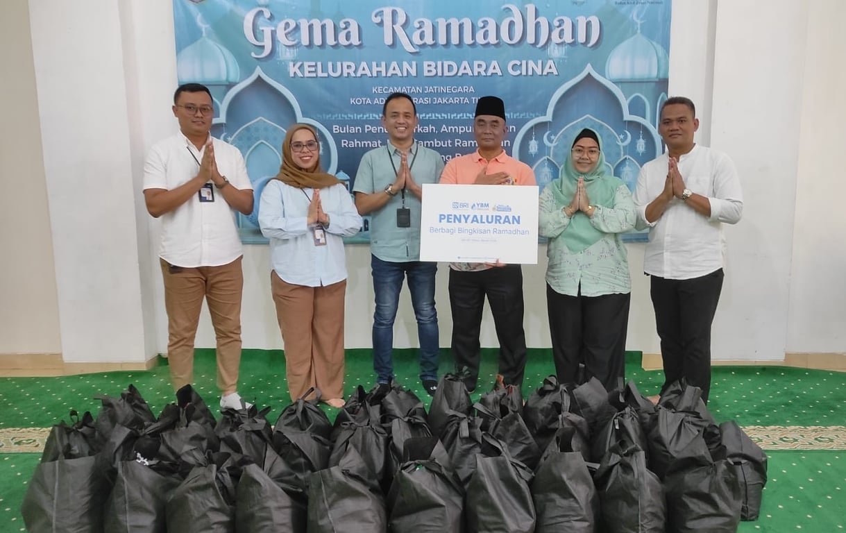 Wujudkan Kepedulian di Bulan Suci, BRI KC Jakarta Otista Salurkan Bingkisan untuk Anak Yatim melalui Kelurahan Bidara Cina
