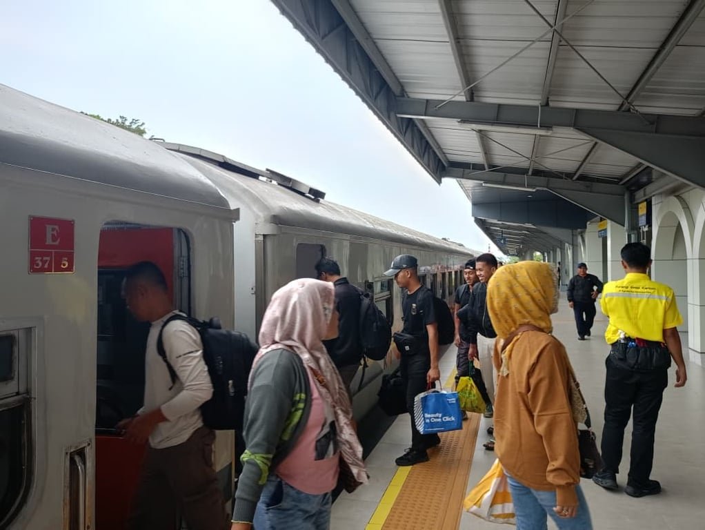KAI Daop 2 Bandung Tingkatkan Pelayanan di Stasiun Cimahi