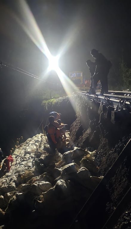 Hujan Deras Kembali Gerus Jalur KA di Petak Cibeber–Lampegan, Perjalanan KA Siliwangi Dibatalkan Demi Keselamatan