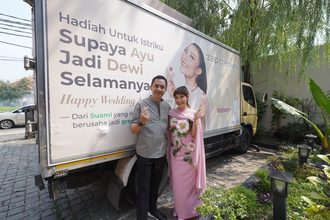 Dianggap Suami Idaman, Regi Datau Terbang Lintas Negara demi Kejutan Anniversary untuk Ayu Dewi