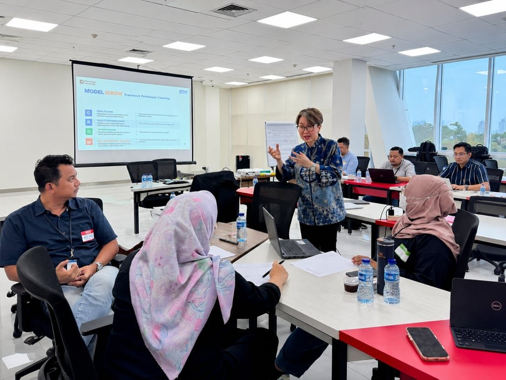 Leaders as Coaches: Membangun Pemimpin Inspiratif untuk Mendorong Kinerja Berkelanjutan di BRI Regional 6