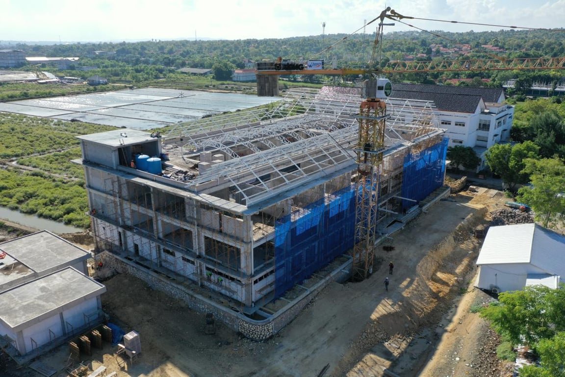 Menata Masa Depan dari Setiap Lantai: Pembangunan Gedung Baru Politeknik Negeri Madura Kian Berakselerasi