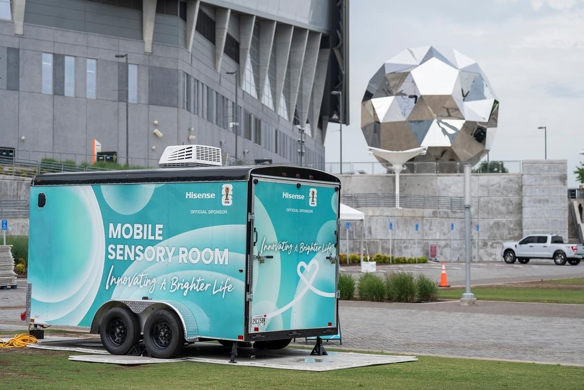 Temukan Ketenangan di Tengah Riuhnya Stadion: Hisense Hadirkan Pengalaman FIFA World Cup 2026™ yang Lebih Inklusif Lewat Mobile Sensory Vehicles di 16 Kota Tuan Rumah
