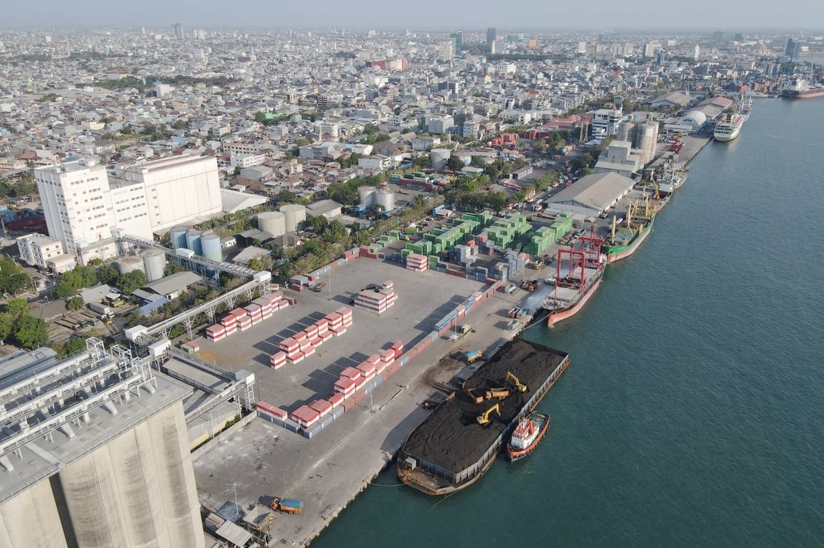 Pelabuhan Makassar Catat Pertumbuhan Positif Arus Bongkar Muat pada Semester I – 2026